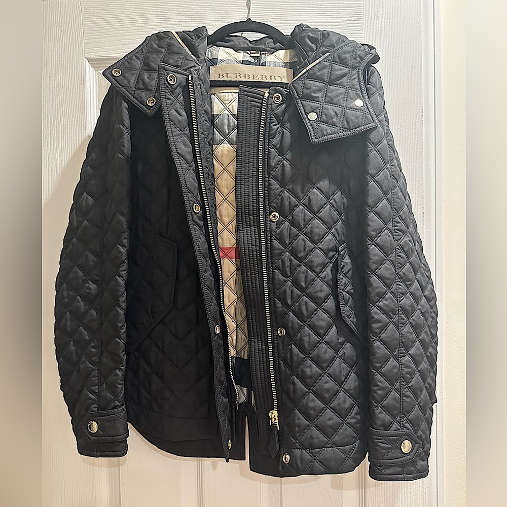 Burberry Women’s jacket XL with hood